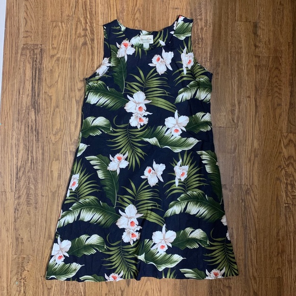 Authentic Hawaiian Floral Dress - Picture 1 of 4